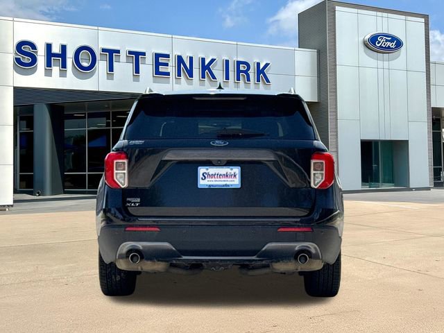 Certified 2021 Ford Explorer XLT w/ Equipment Group 202A RWD image 6