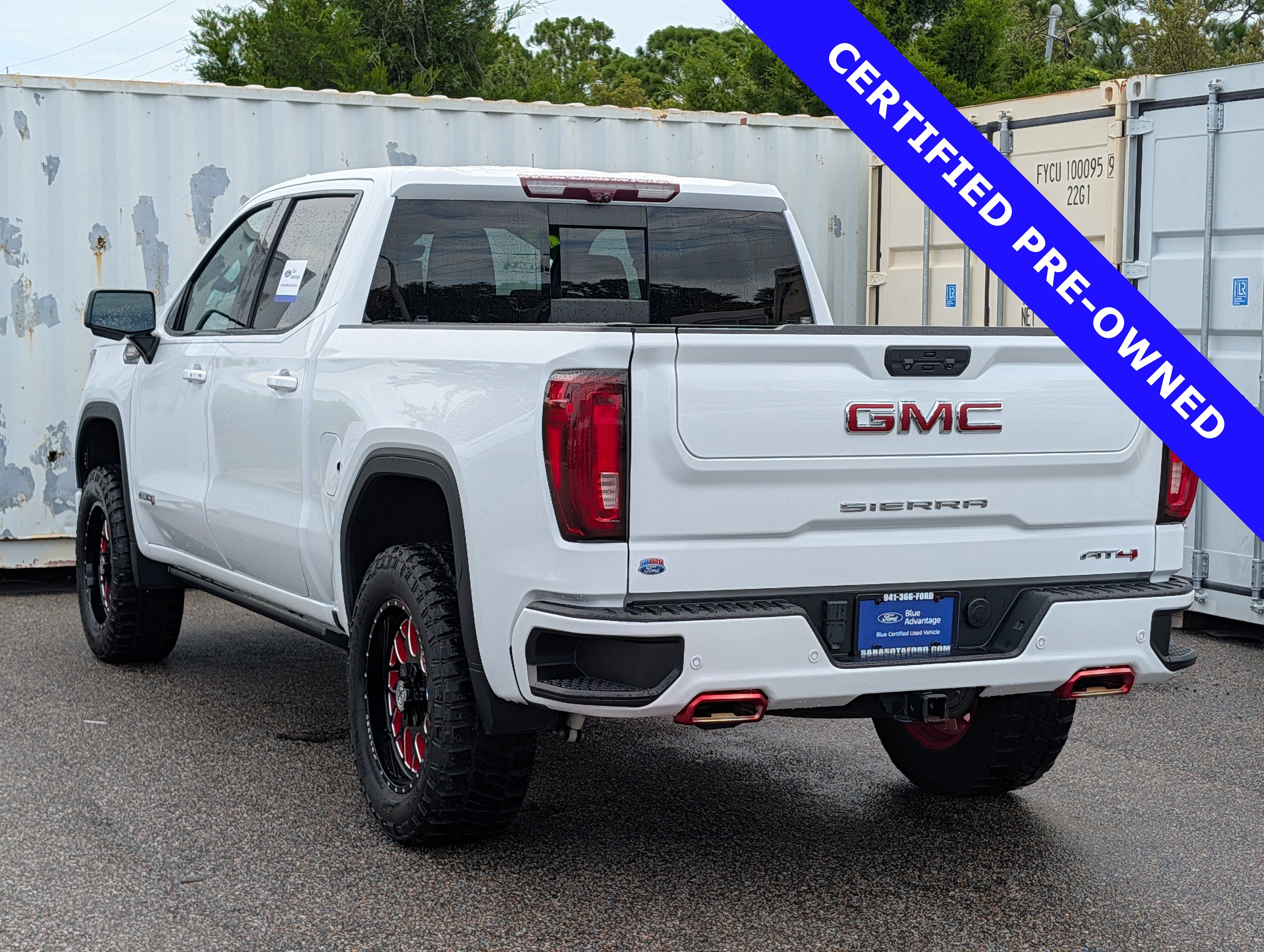 Used 2023 GMC Sierra 1500 AT4 w/ Technology Package AWD/4WD image 7