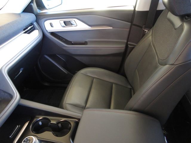 Certified 2025 Ford Explorer Active w/ Active Comfort Package image 22
