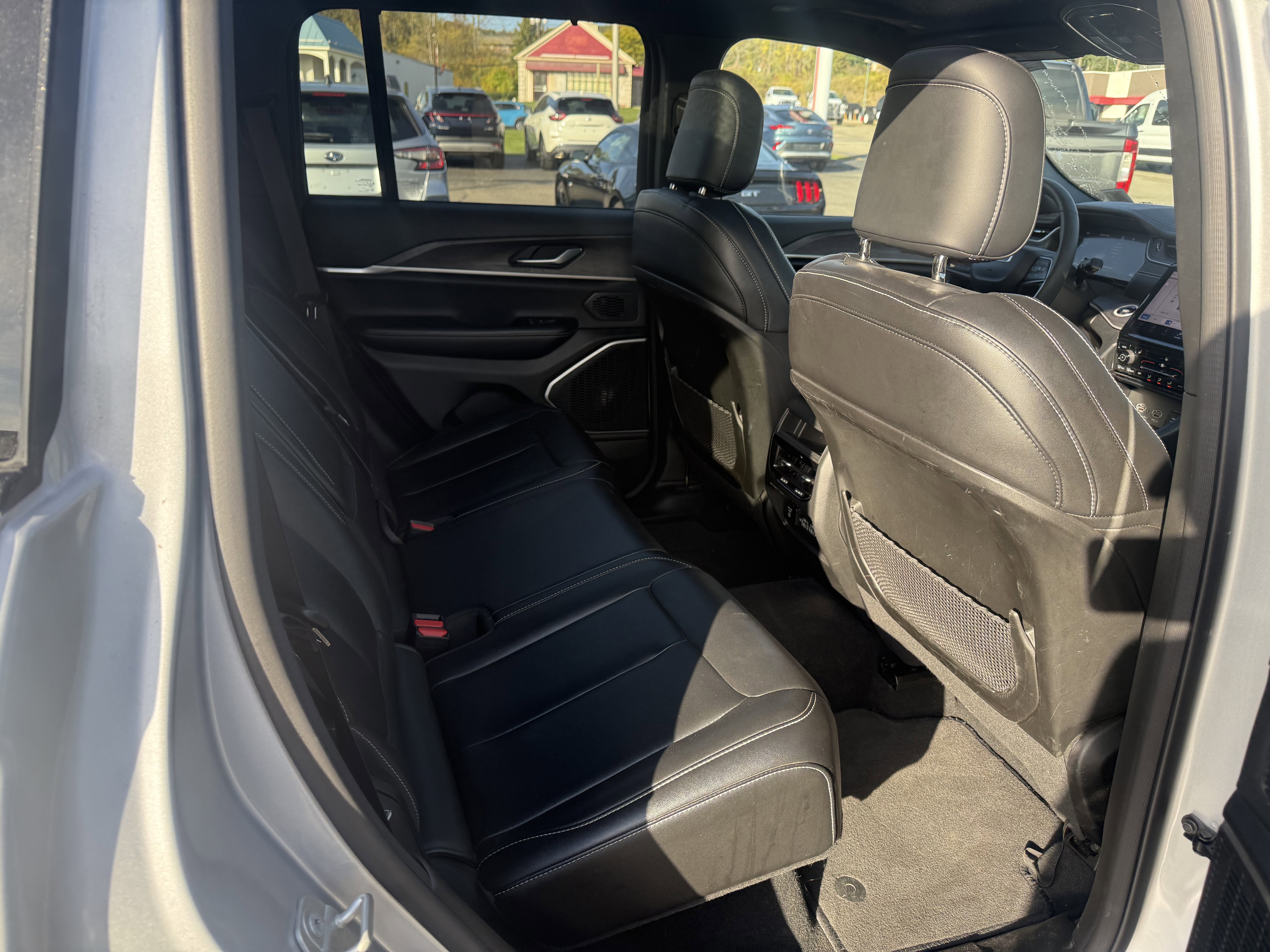 Used 2024 Jeep Grand Cherokee Limited 4xe image 10