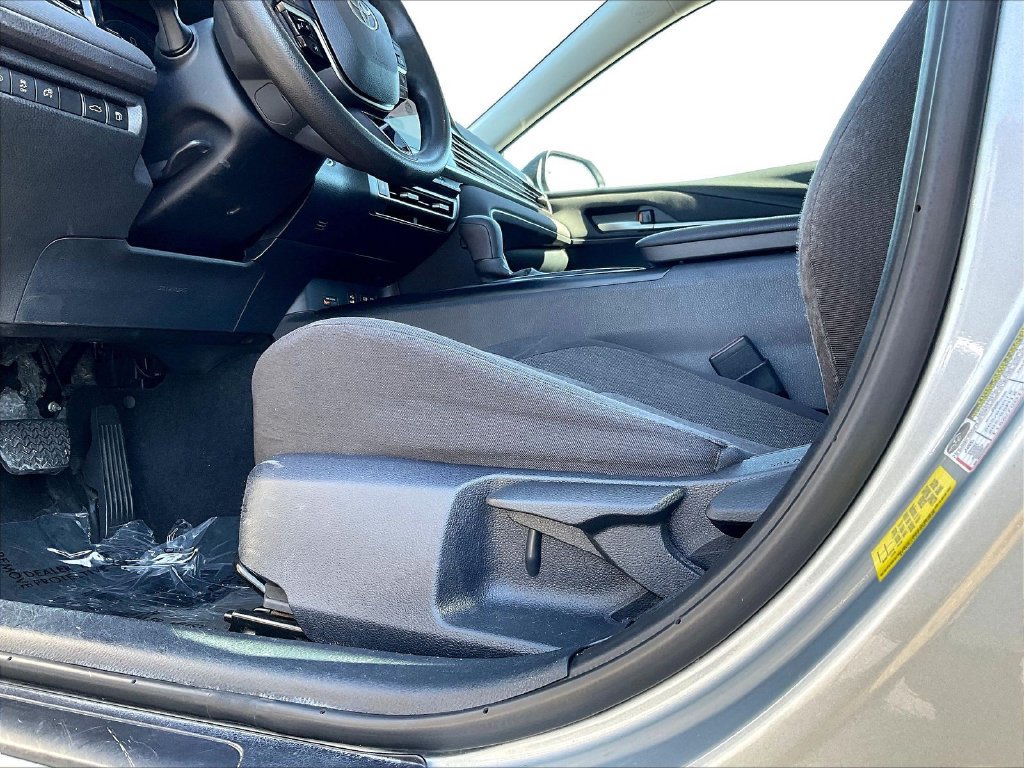 Used 2025 Toyota Camry LE FWD image 40