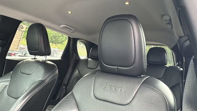 Used 2019 Jeep Cherokee Limited FWD image 31