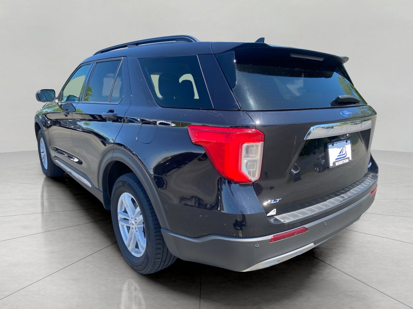 Certified 2024 Ford Explorer XLT w/ Equipment Group 202A AWD/4WD image 12