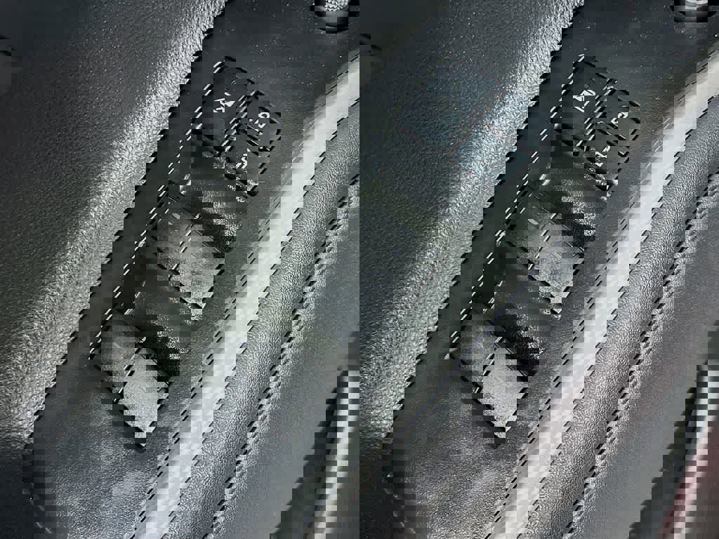 Used 2022 Toyota Highlander XSE AWD/4WD image 28