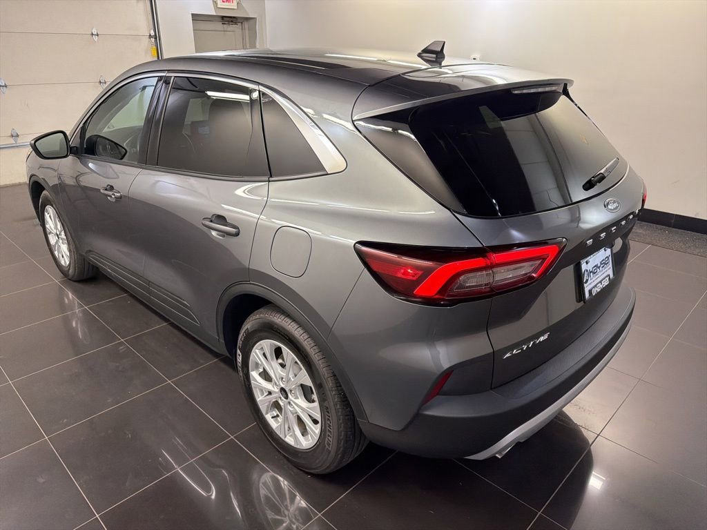 Certified 2024 Ford Escape Active w/ Cold Weather Package FWD image 4