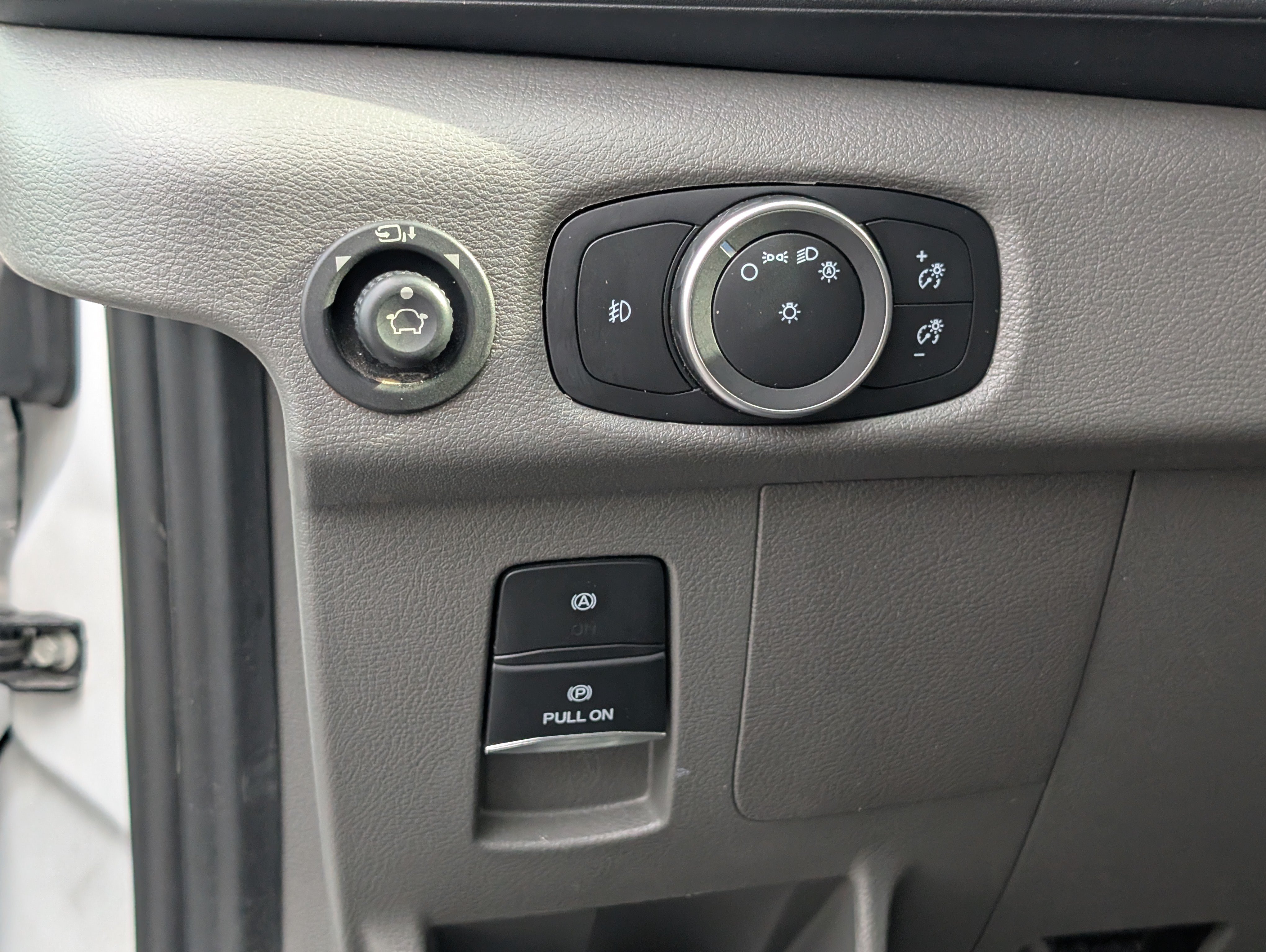 Certified 2024 Ford Transit 350 XLT RWD image 18