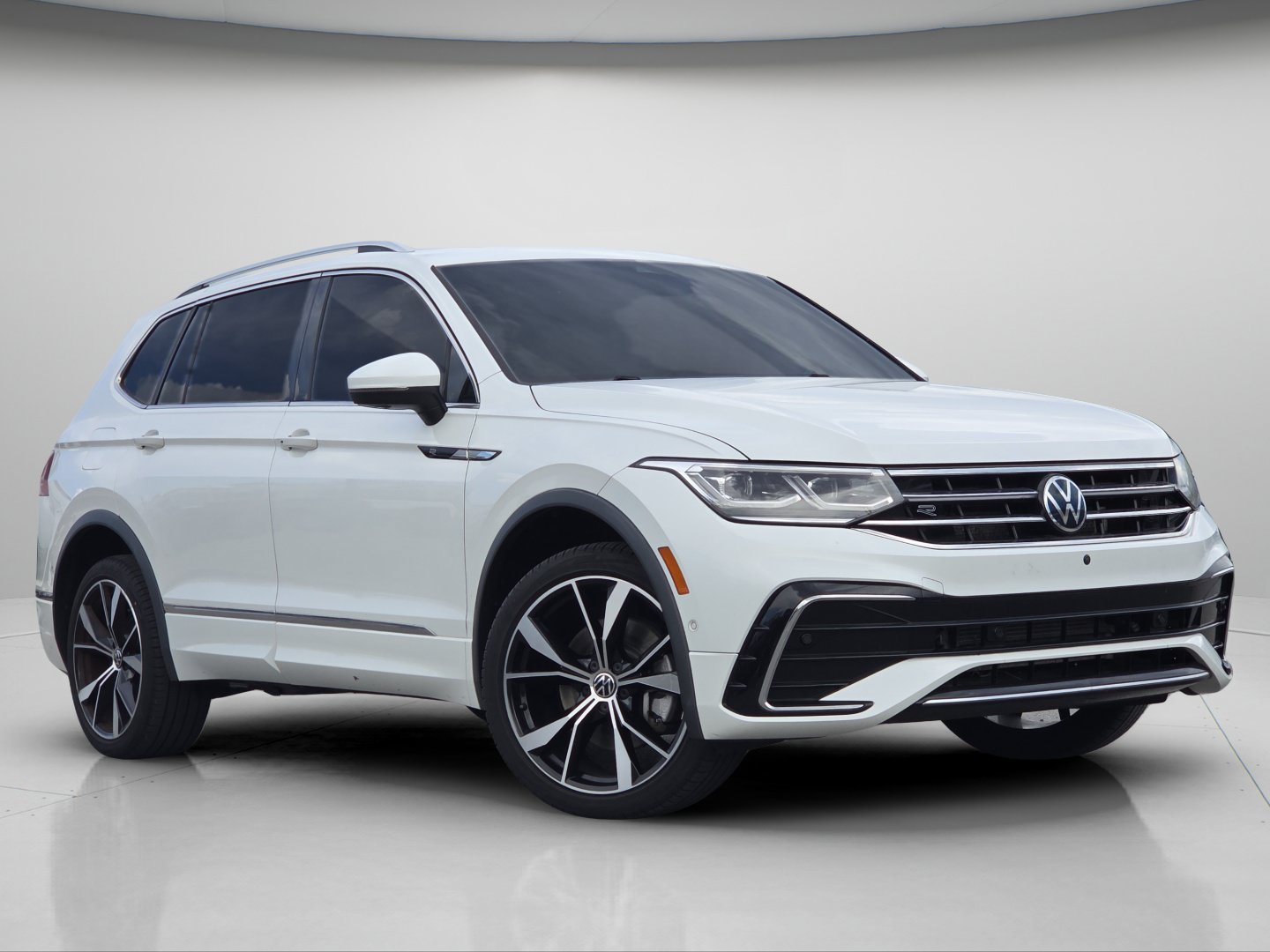 Used 2022 Volkswagen Tiguan SEL R-Line