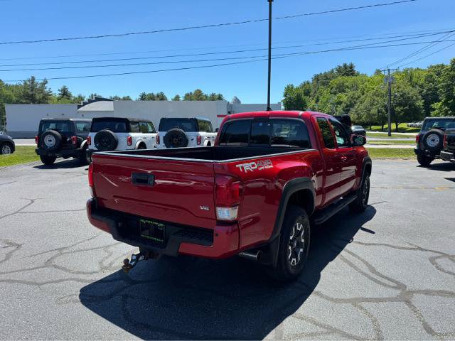 Used 2018 Toyota Tacoma TRD Off-Road w/ Technology Package AWD/4WD image 6