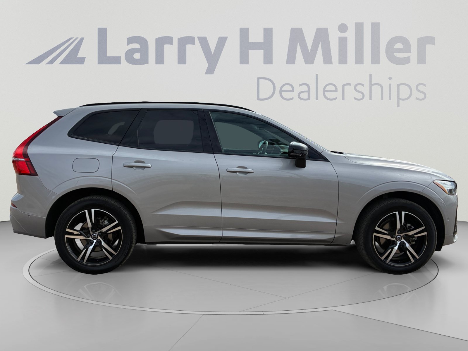 Used 2022 Volvo XC60 B5 R-Design w/ Advanced Package AWD/4WD image 6