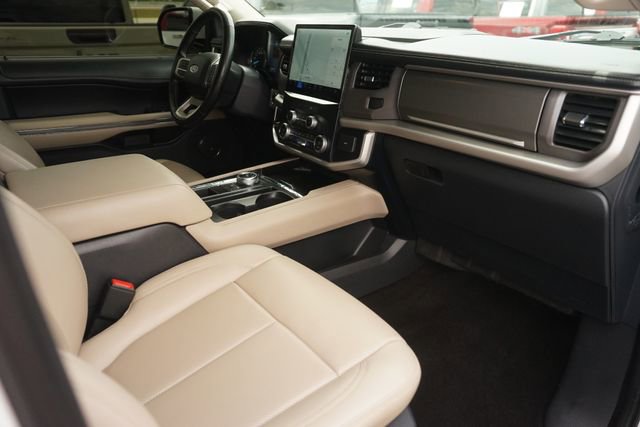 Certified 2022 Ford Expedition XLT RWD image 19