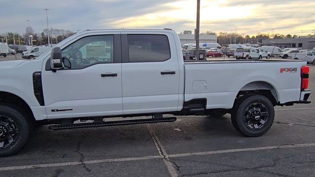 Certified 2025 Ford F350 XL w/ STX Appearance Package AWD/4WD image 4