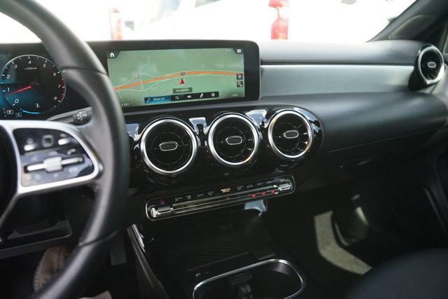 Used 2020 Mercedes-Benz A 220 image 27