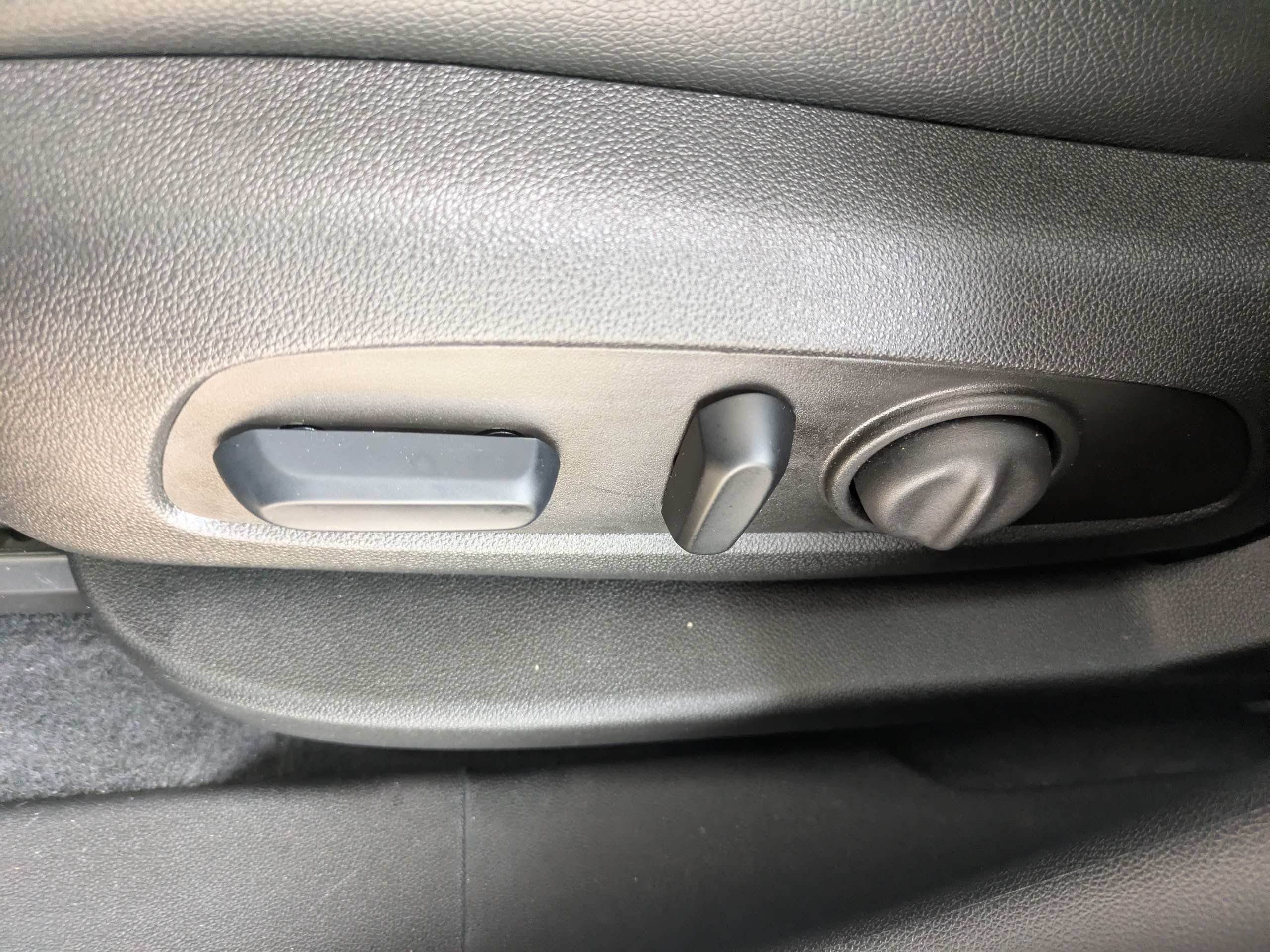 Used 2024 Chevrolet Equinox RS FWD image 21