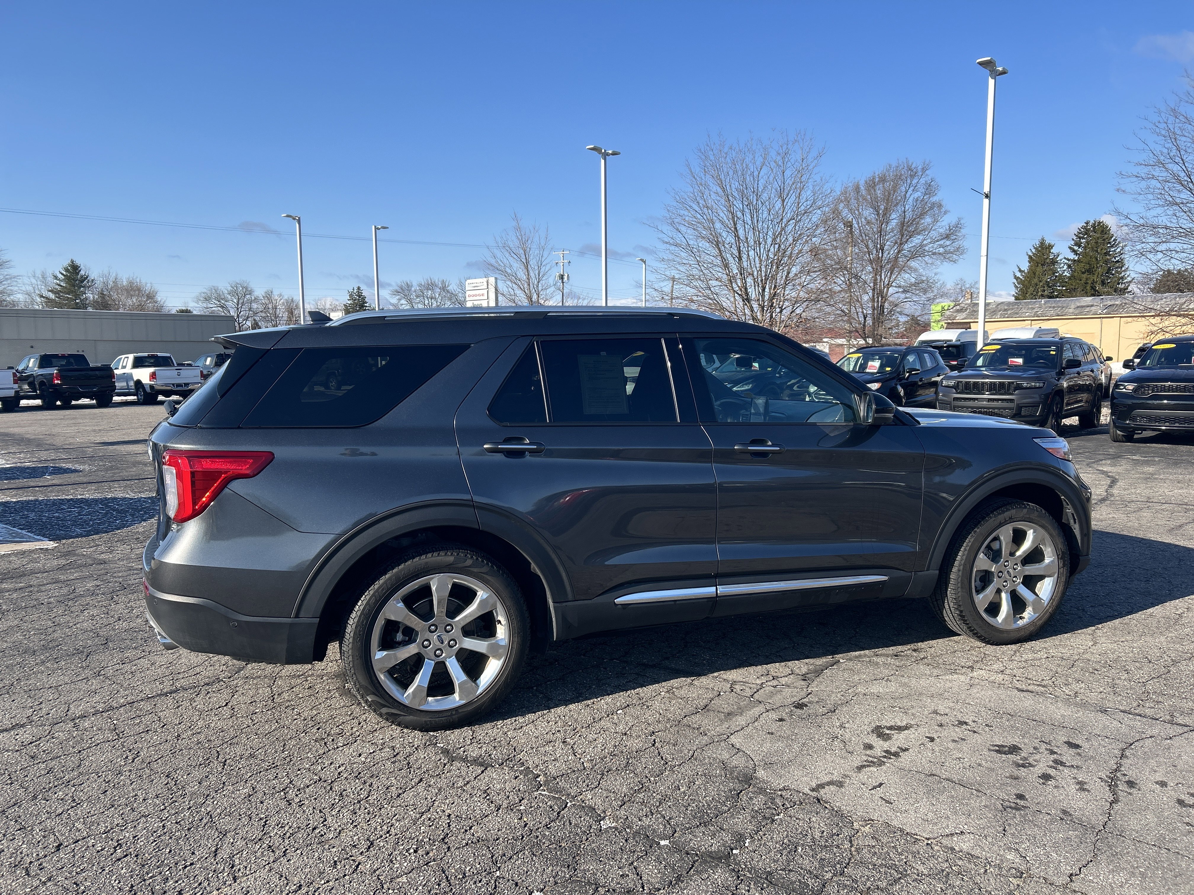 Certified 2020 Ford Explorer Platinum w/ Premium Technology Package image 4