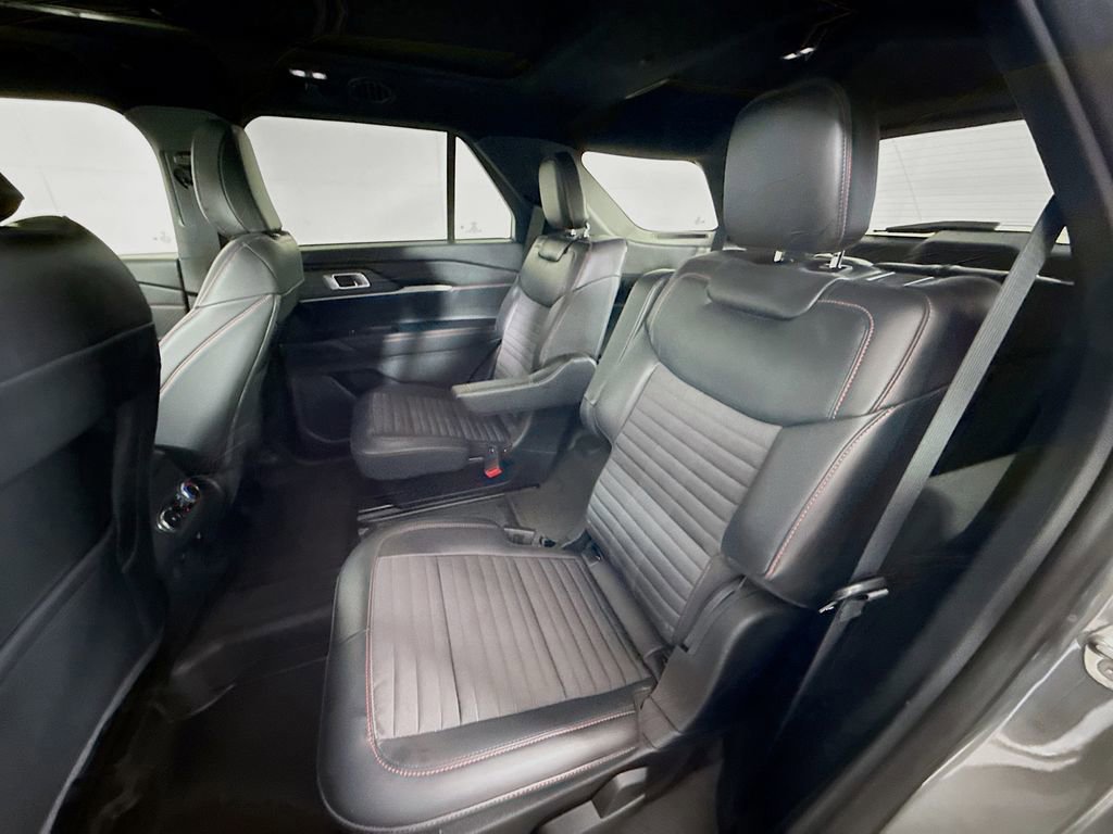 Certified 2025 Ford Explorer ST-Line w/ Premium Package image 26