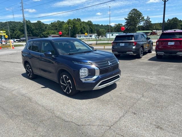 Used 2024 Mitsubishi Outlander SE FWD image 2
