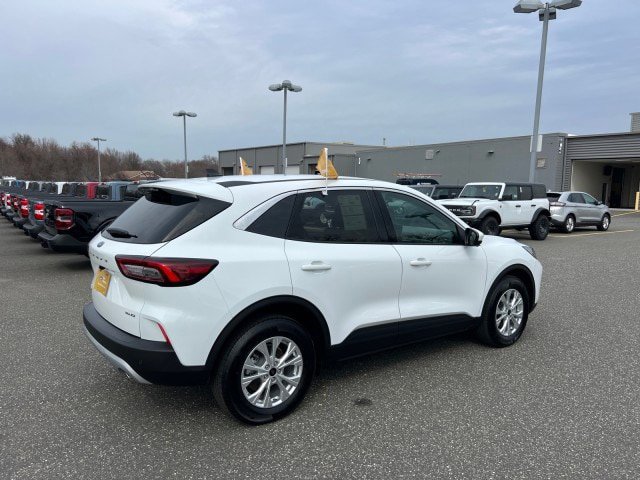 Certified 2023 Ford Escape Active w/ Tech Pack #2 AWD/4WD image 3