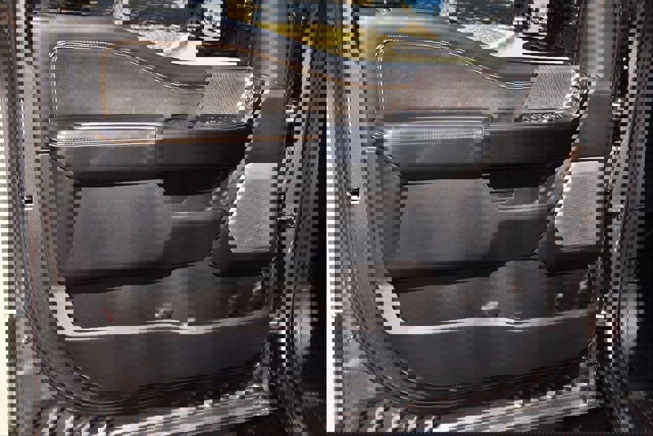 Certified 2024 Ford F250 Platinum w/ FX4 Off-Road Package image 38