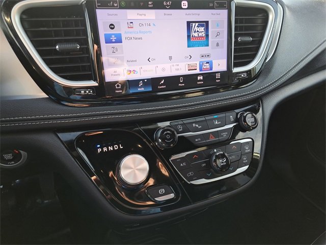 Used 2021 Chrysler Pacifica Touring-L w/ Uconnect Theater Family Group image 13