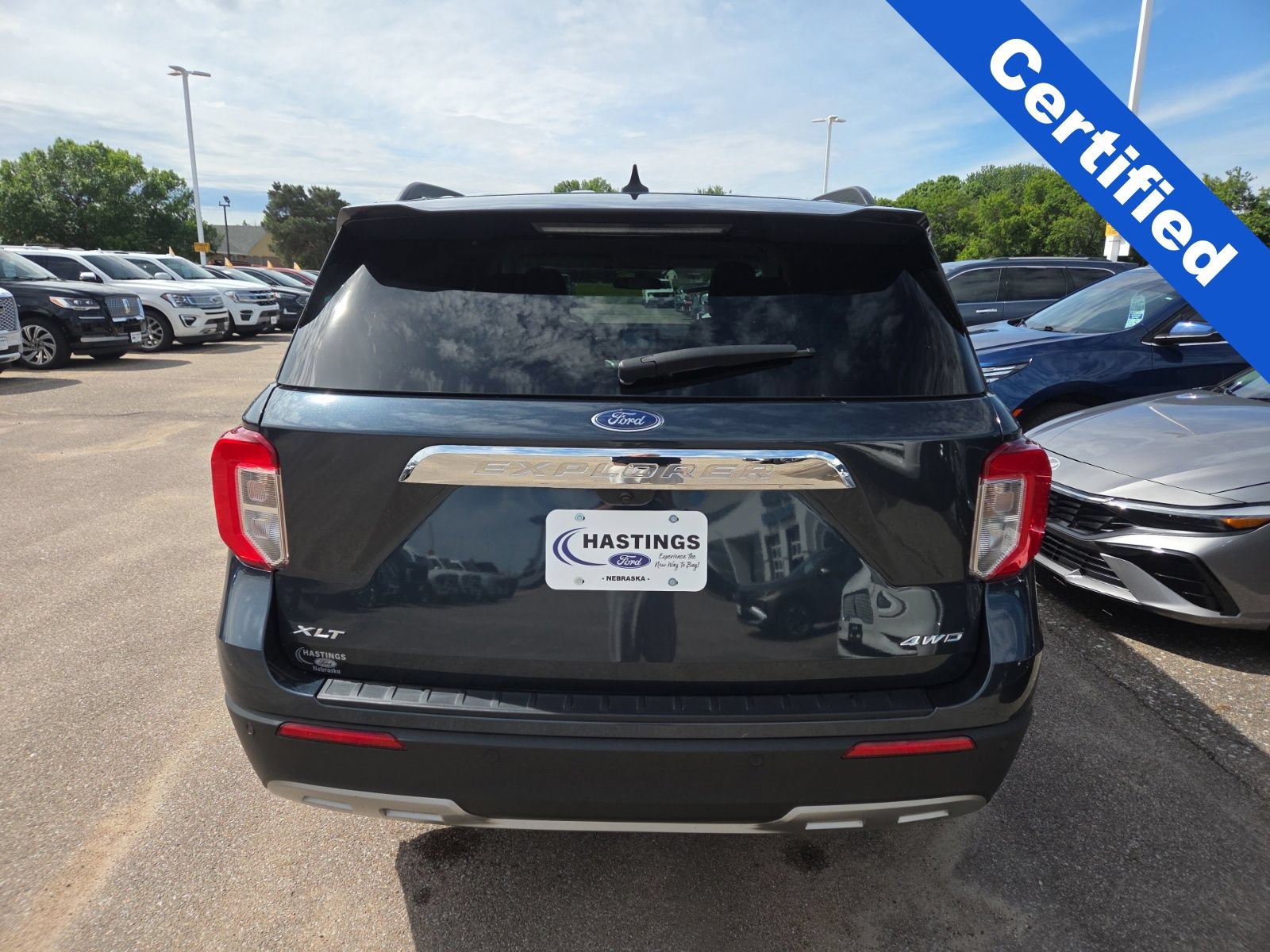 Certified 2023 Ford Explorer XLT w/ Equipment Group 202A AWD/4WD image 4