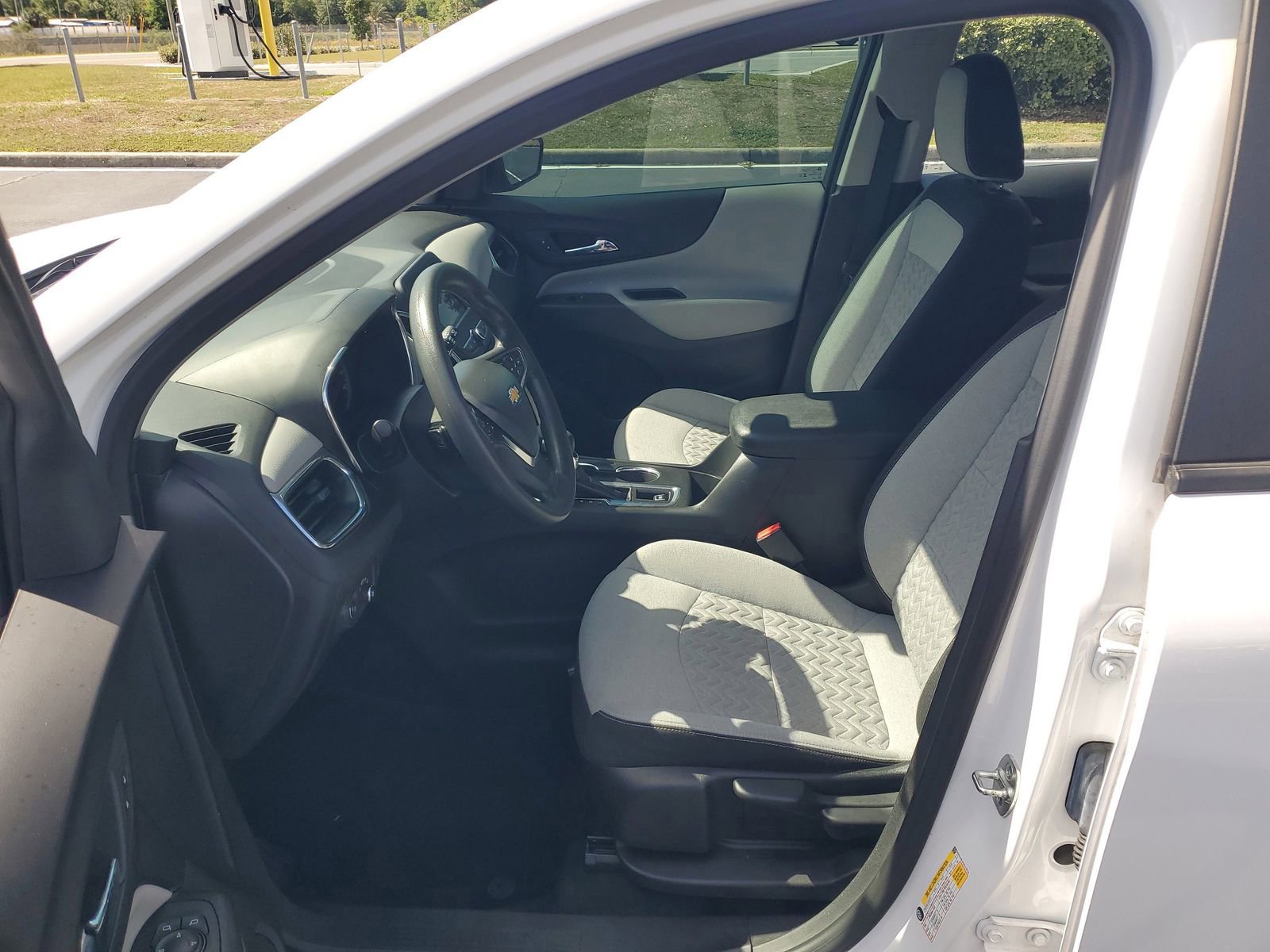 Used 2024 Chevrolet Equinox LS FWD image 16