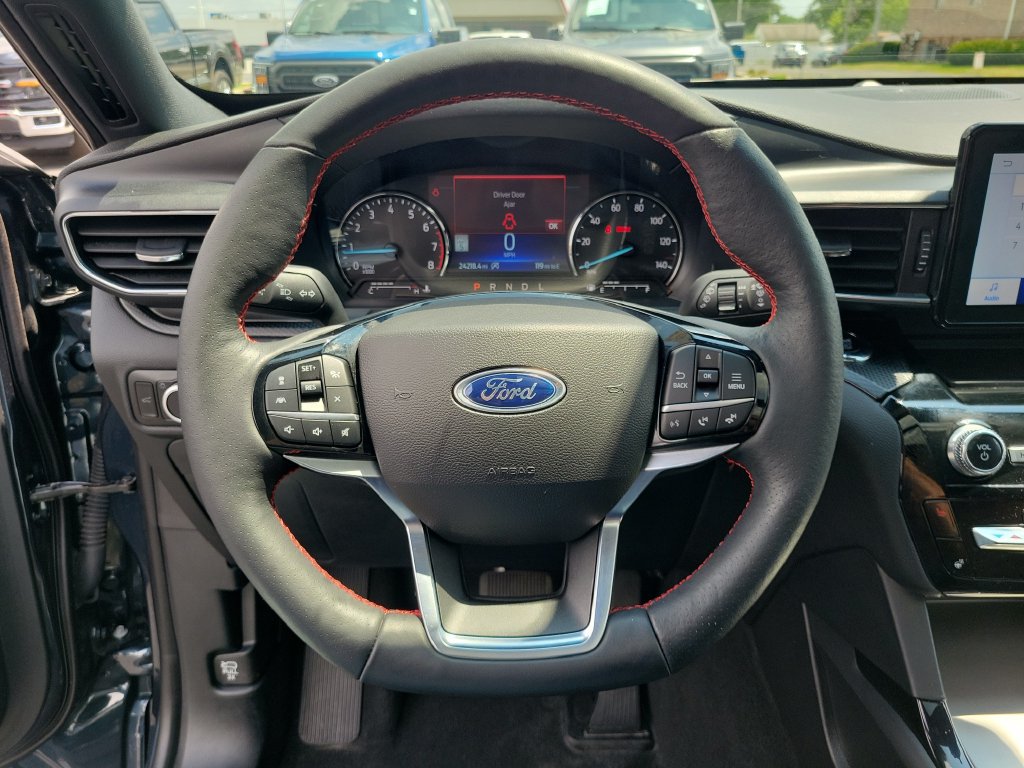 Certified 2024 Ford Explorer ST-Line w/ Class IV Trailer Tow Package AWD/4WD image 25