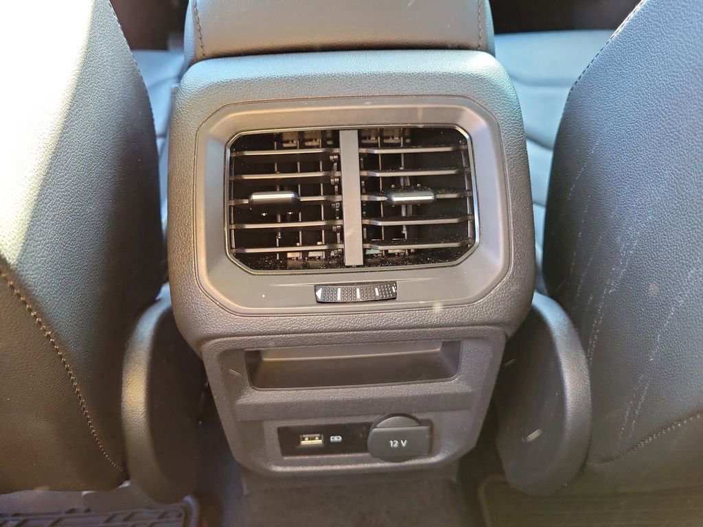 Used 2019 Volkswagen Tiguan SEL Premium image 14