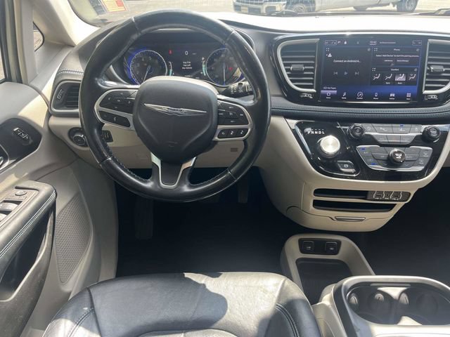 Used 2021 Chrysler Pacifica Touring-L FWD image 15
