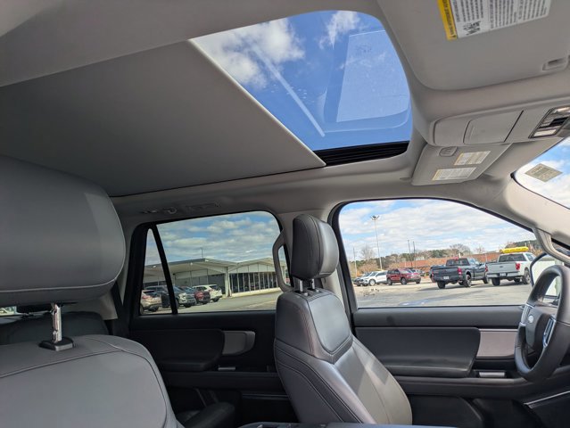 Certified 2025 Ford Expedition Active image 40