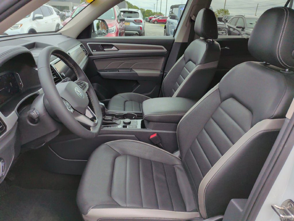 Used 2021 Volkswagen Atlas SEL Premium AWD/4WD image 4