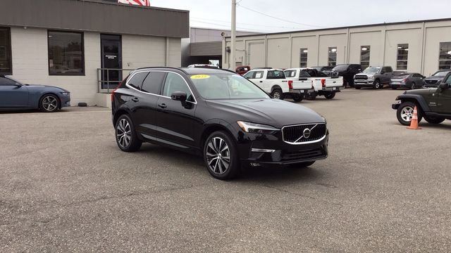 Used 2022 Volvo XC60 B5 Momentum w/ Climate Package image 7