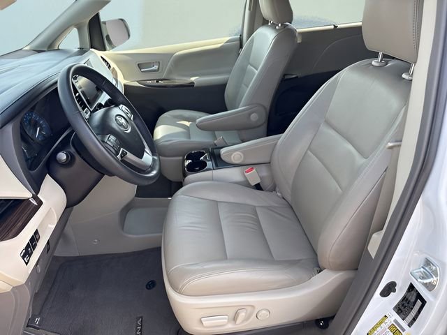 Used 2017 Toyota Sienna XLE w/ XLE Navigation Package AWD/4WD image 16