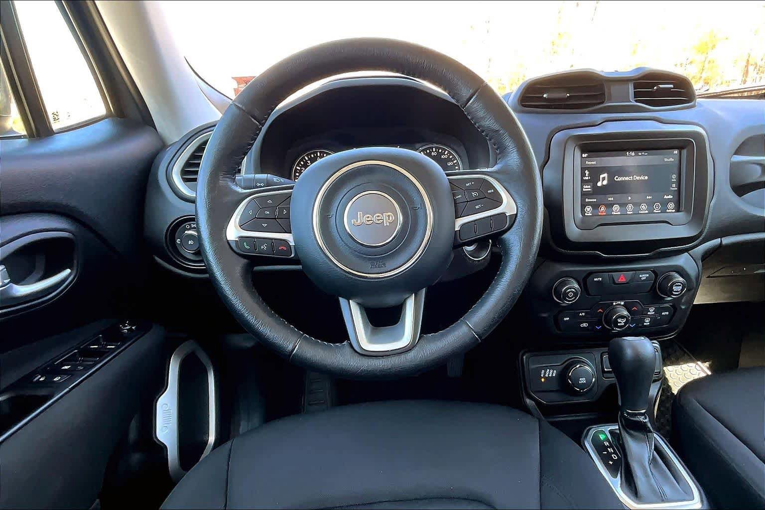 Used 2020 Jeep Renegade Latitude w/ Cold Weather Group AWD/4WD image 6