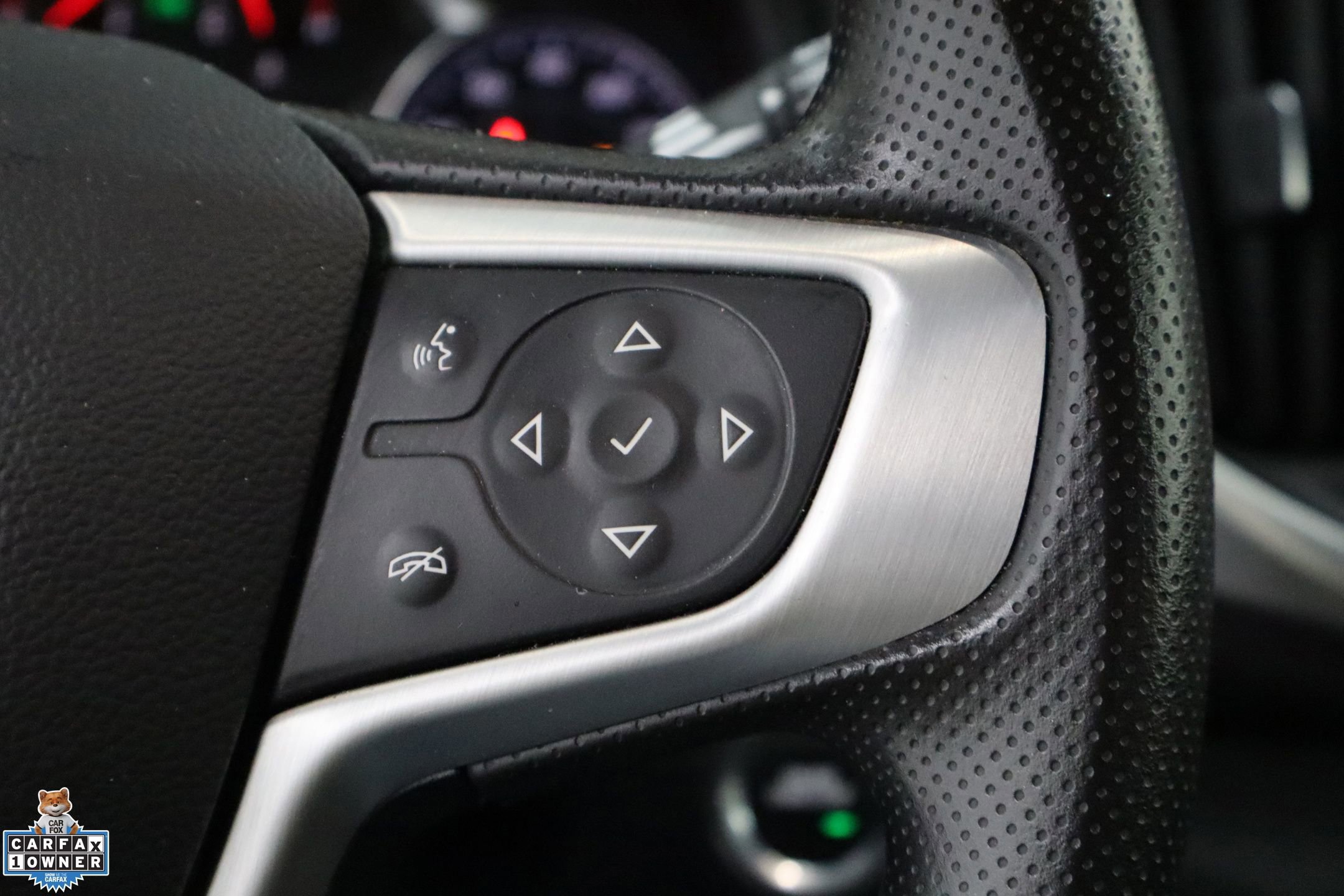 Used 2024 GMC Terrain SLE image 23