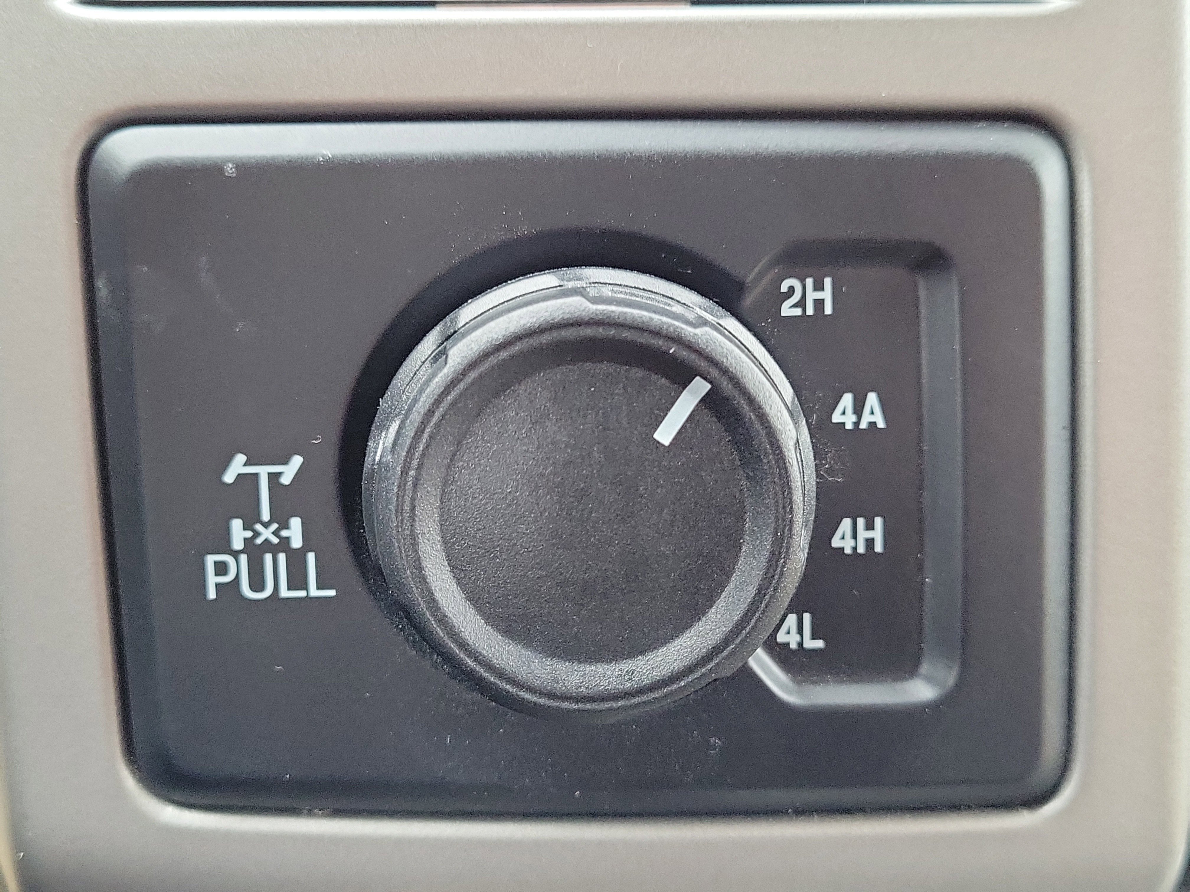 Certified 2020 Ford F150 Lariat w/ Equipment Group 502A Luxury image 29