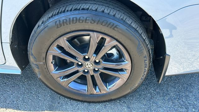 Used 2024 Toyota Sienna XLE Woodland Edition image 6