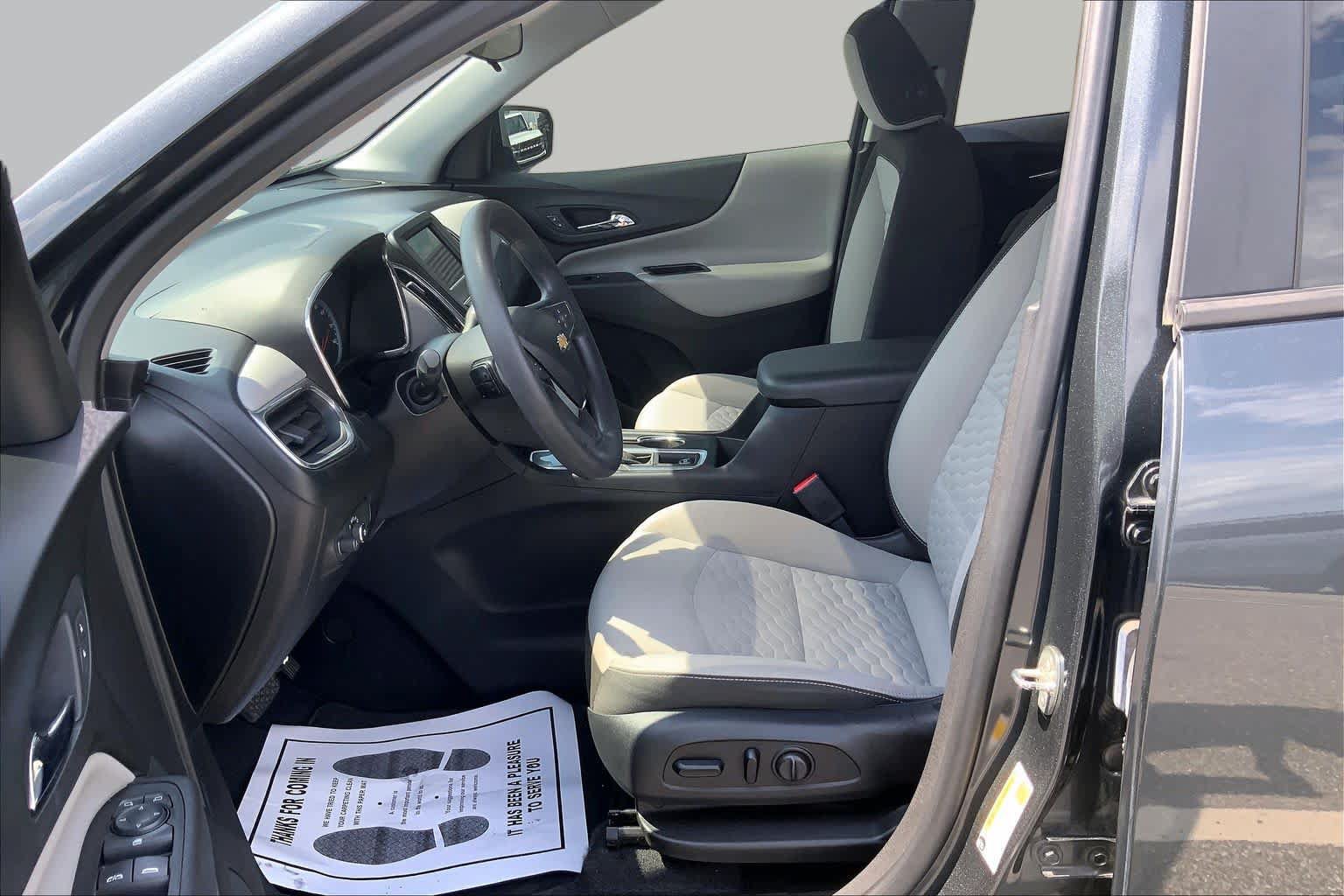 Used 2020 Chevrolet Equinox LS w/ LS Convenience Package FWD image 8