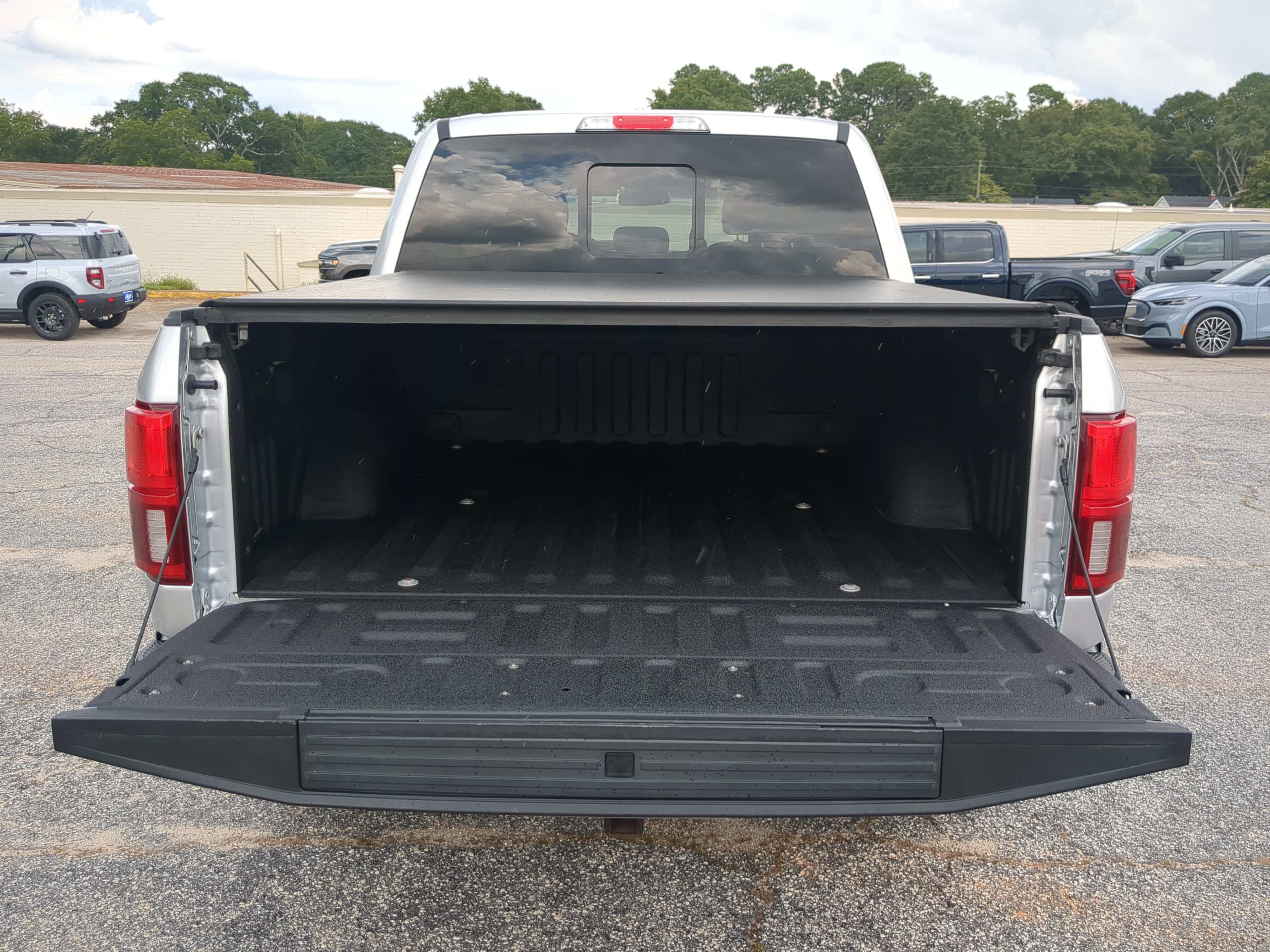 Certified 2019 Ford F150 Platinum w/ Equipment Group 701A Luxury AWD/4WD image 11
