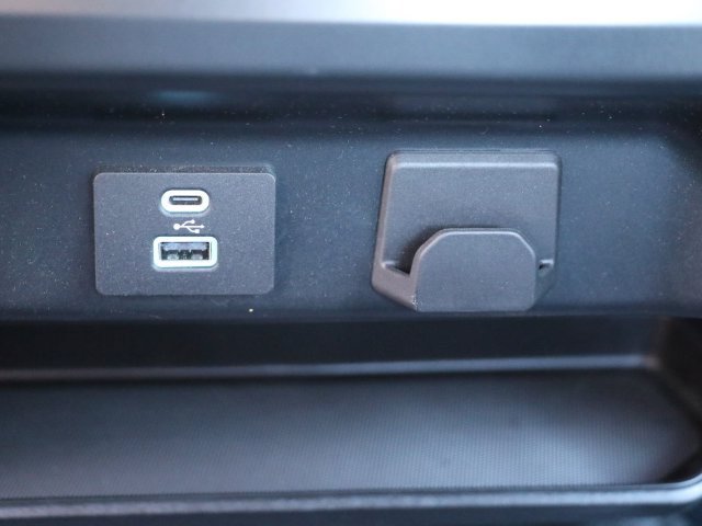 Certified 2022 Ford F150 2WD Regular Cab image 24