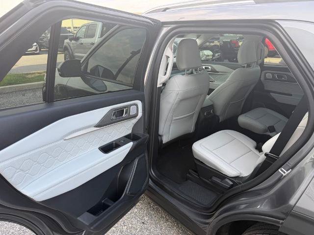 Certified 2026 Ford Explorer Platinum w/ LUX Leather Package AWD/4WD image 12