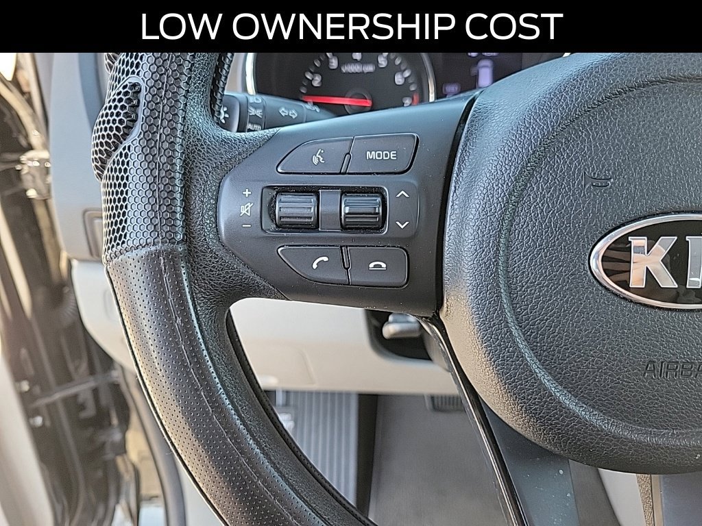 Used 2020 Kia Sedona LX FWD image 23