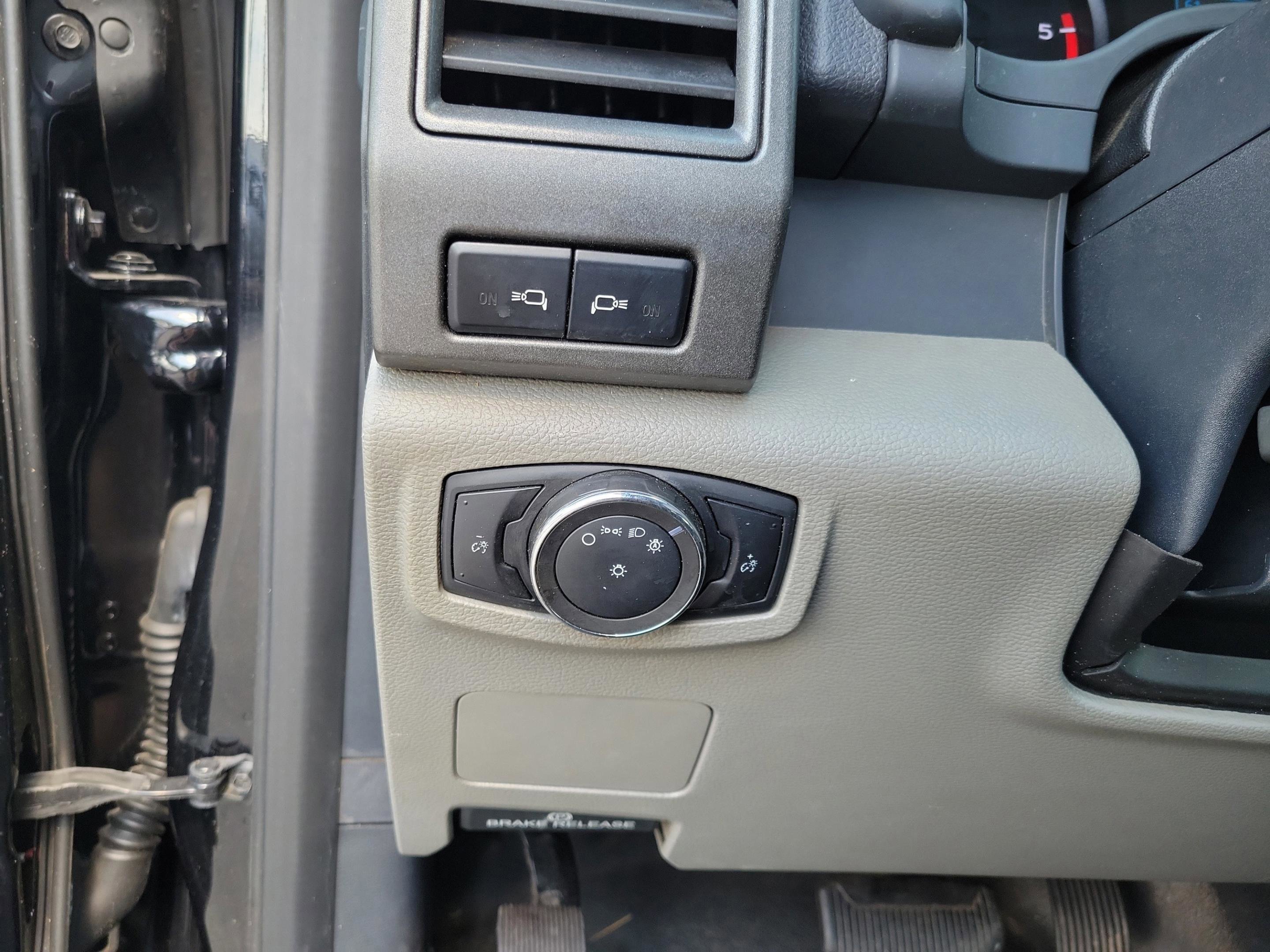 Certified 2022 Ford F350 XL w/ Power Equipment Group image 21