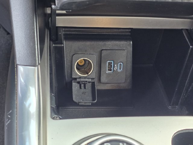 Certified 2020 Ford Explorer XLT w/ Equipment Group 202A RWD image 22