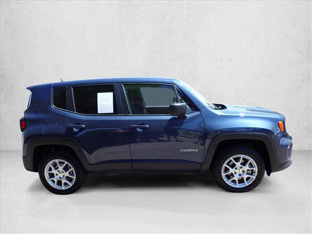 Used 2023 Jeep Renegade Latitude AWD/4WD image 5