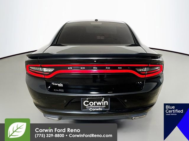 Used 2018 Dodge Charger SXT w/ Blacktop Package RWD image 8