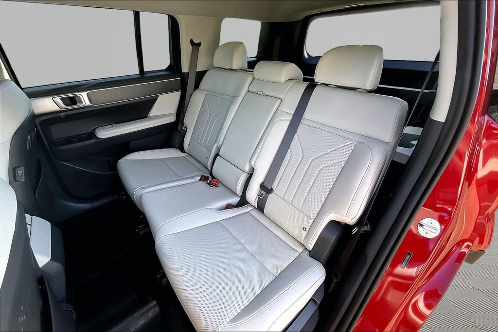 Used 2025 Hyundai Santa Fe SEL FWD image 26