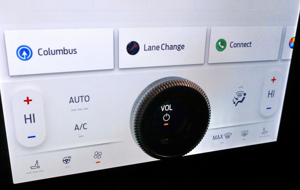 Certified 2021 Ford Mustang Mach-E Select w/ Comfort/Appearance Package image 34