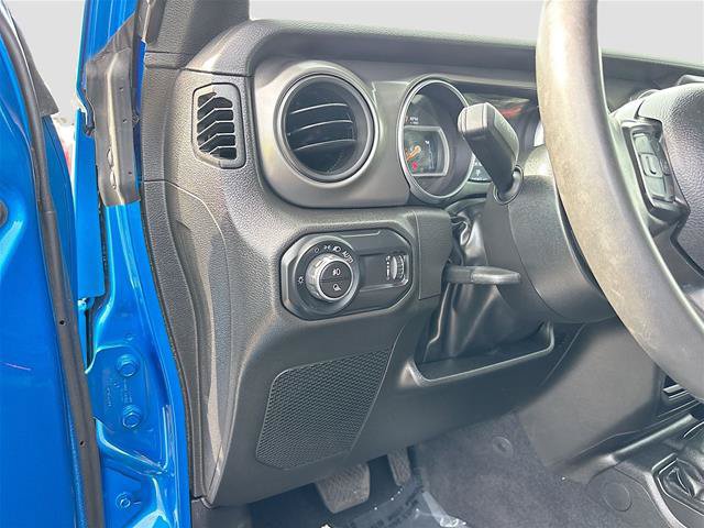 Used 2023 Jeep Gladiator Sport AWD/4WD image 11