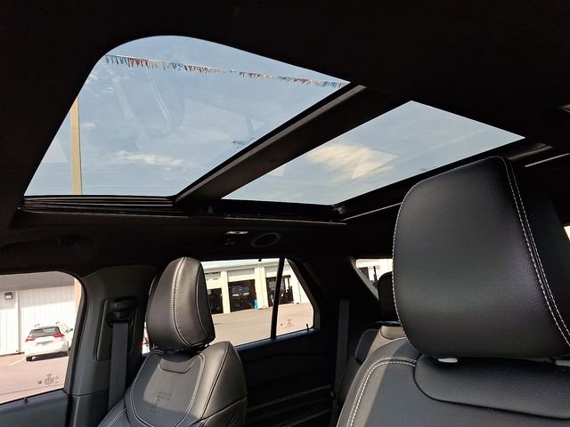 Certified 2024 Ford Explorer ST w/ Equipment Group 401A image 14