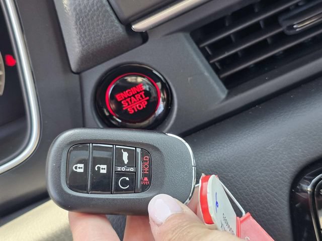 Used 2025 Honda Pilot Touring image 25